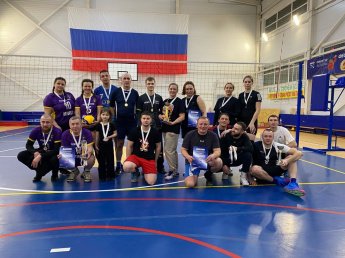Турнир по волейболу среди смешанных команд "Лига 4+2"